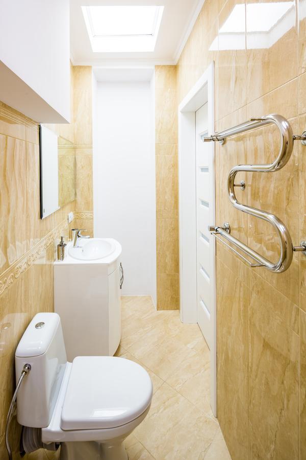 Designer Apartment Зі Світлом! 利沃夫 外观 照片