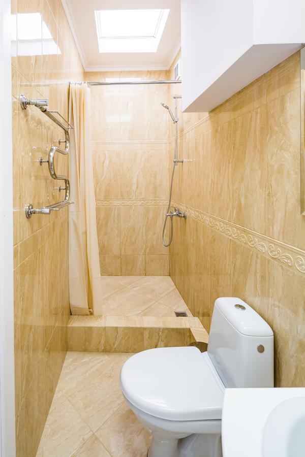 Designer Apartment Зі Світлом! 利沃夫 外观 照片