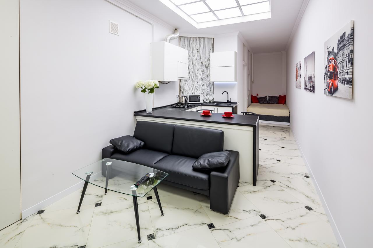 Designer Apartment Зі Світлом! 利沃夫 外观 照片