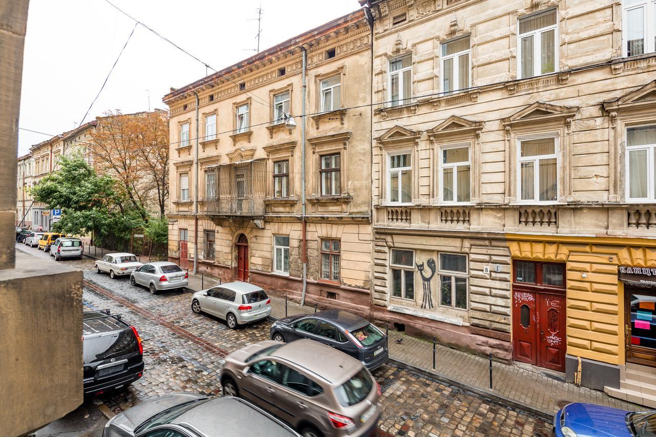 Designer Apartment Зі Світлом! 利沃夫 外观 照片